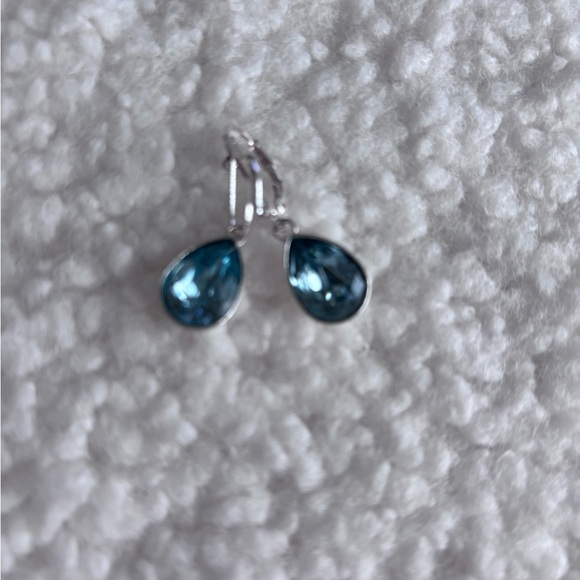 Elegant Silver and Blue Teardrop Earrings - Picture 2 of 3